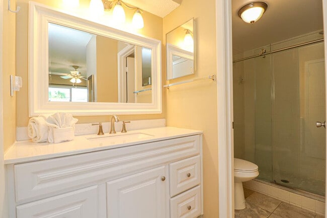 Building Photo - 95 Dondanville Rd