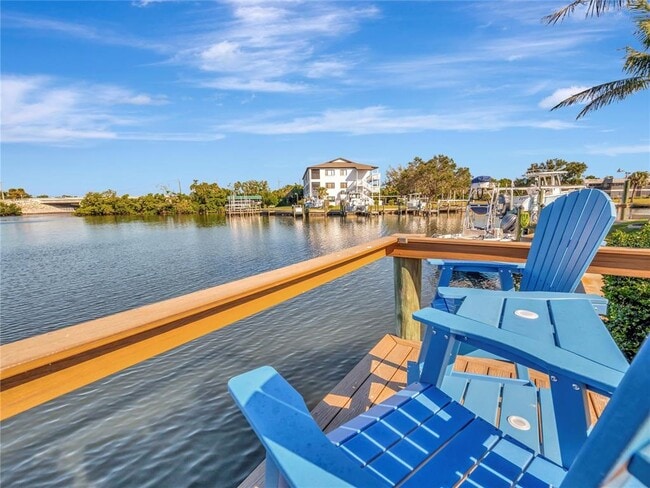 Building Photo - 10432 Sandpiper Rd W