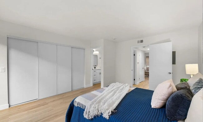 Building Photo - Remodeled and Spacious Normal Heights Gem!...