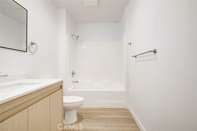 Building Photo - 14810 Delano St