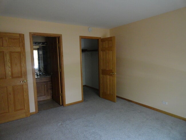 Building Photo - 458 Thornhill Ln