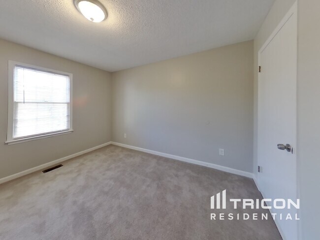 Building Photo - 184 Clydesdale Ln SE