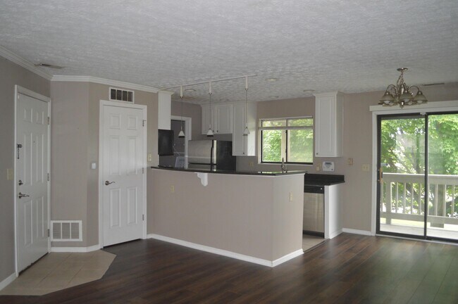 Building Photo - 2744 Greystone Dr