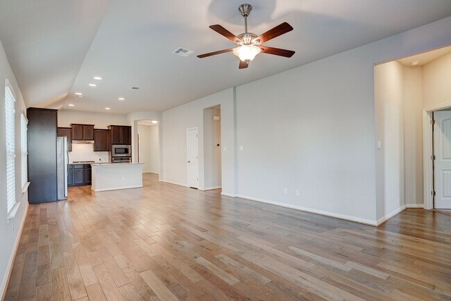 Building Photo - Warm & Inviting 4 Bedroom, 2 Bath House for Rent