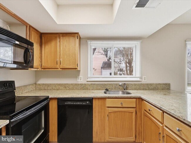 Building Photo - 1426 Yellowwood Ct