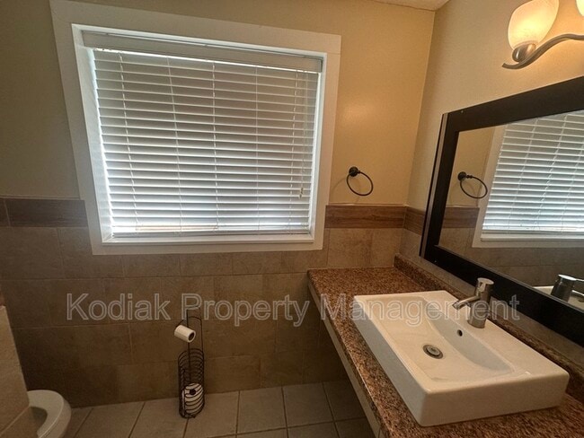 Building Photo - 898 W 1025 N