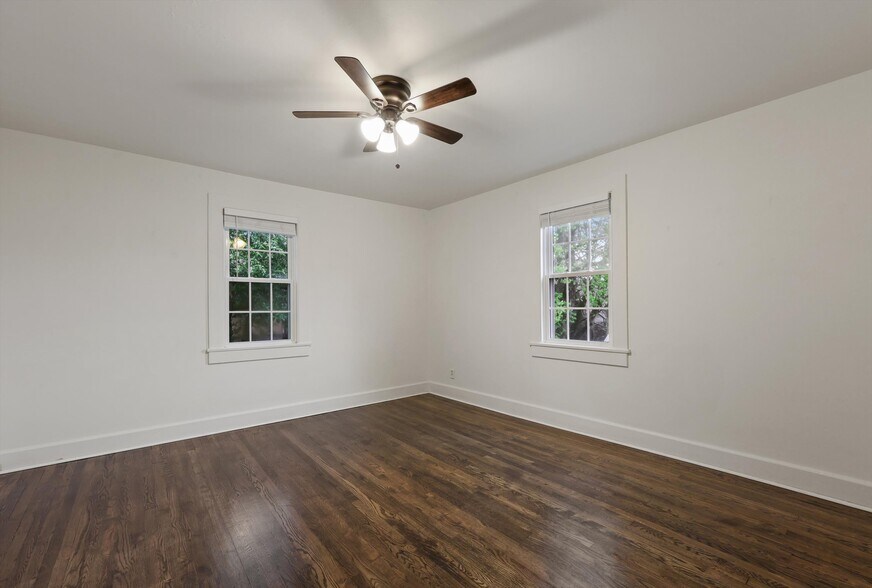 Building Photo - 3232 Fairmont Blvd