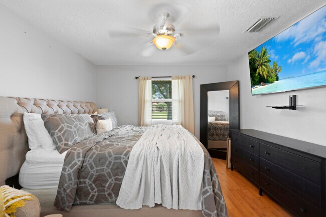 Building Photo - 3238 SW Constellation Rd