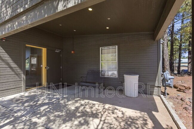 Building Photo - 1185 W University Ave