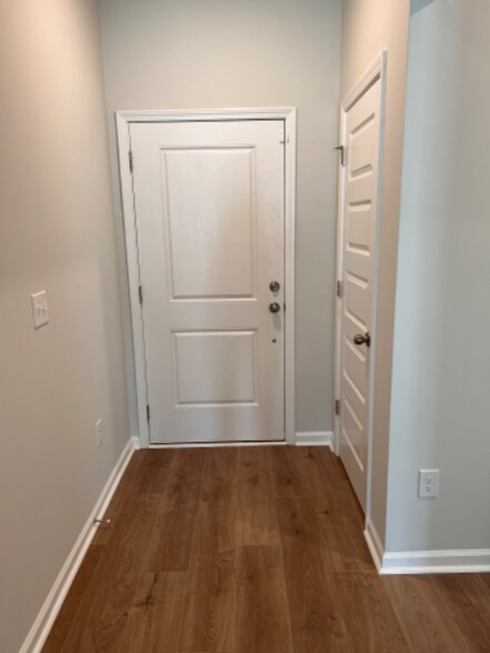 Building Photo - 1053 Saltgrass Way