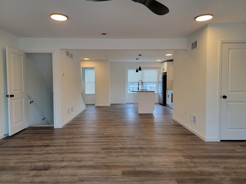 Building Photo - 54 Old Stone Way