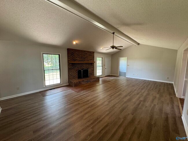 Building Photo - 120 Roy Dr