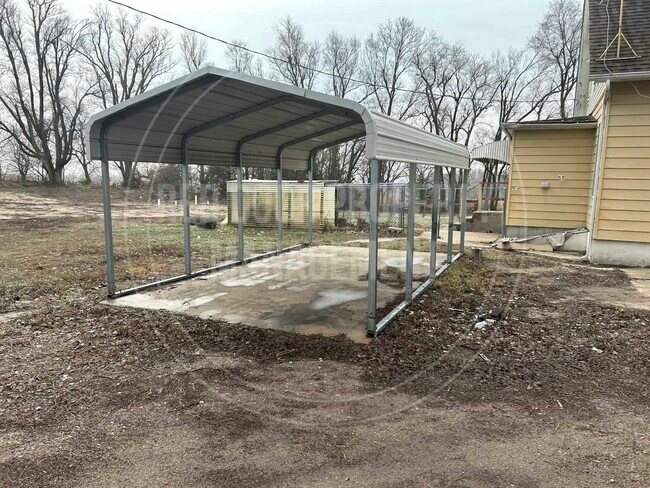 Building Photo - 12 S Buhler Rd