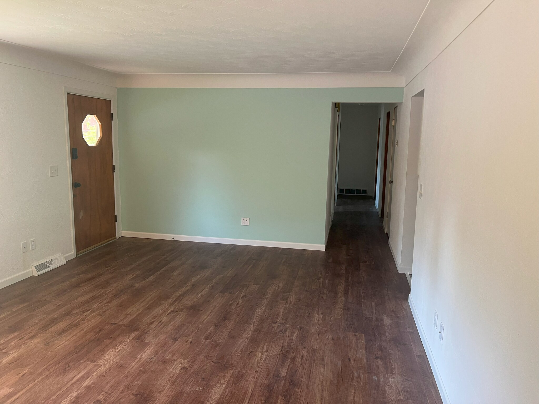 Building Photo - 1315 Rixon St