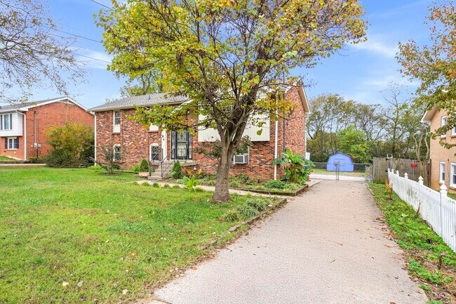 Building Photo - 2909 Cherry Hills Dr