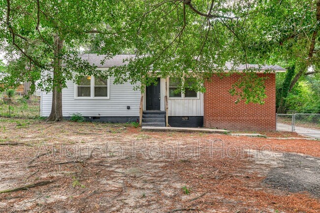 Building Photo - 2832 Cornelia Rd