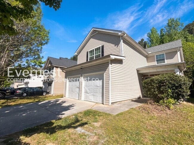 Building Photo - 5544 Bluegrass Dr