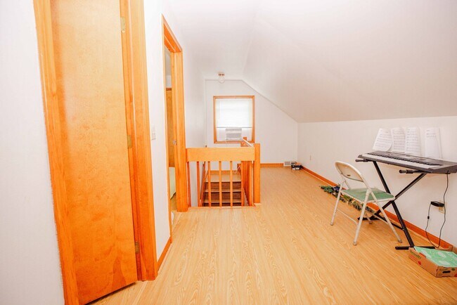Building Photo - Beautiful four bedroom home avaulable for ...