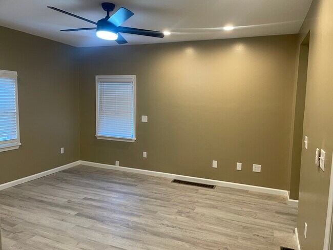 Livingroom - 1053 Clinton Ave S