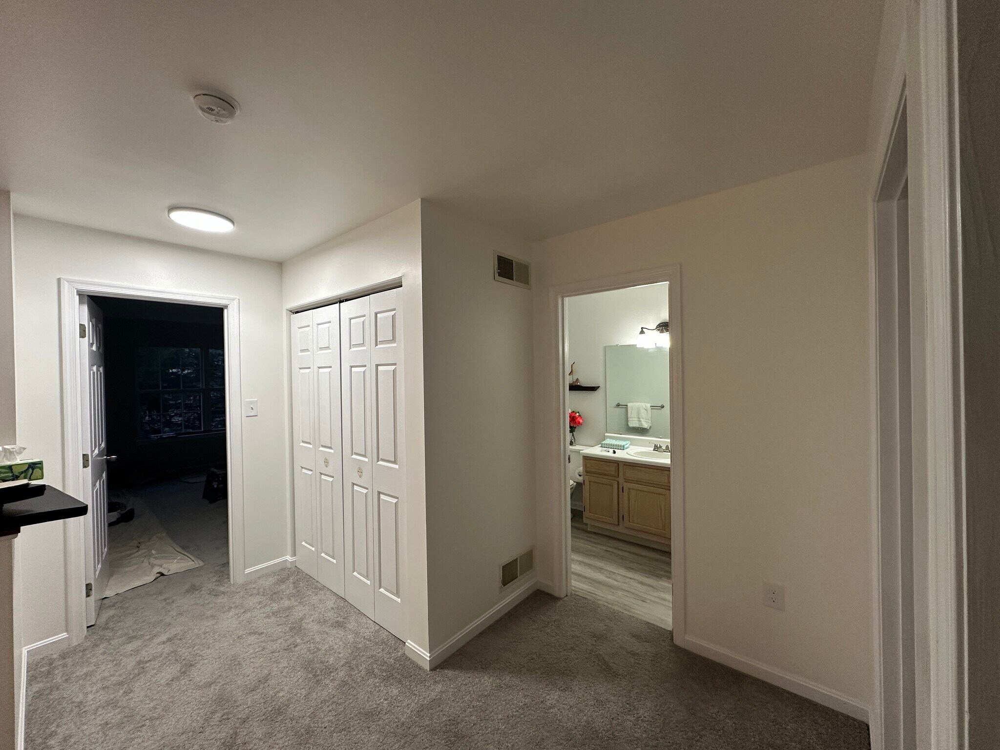 Hallway 2nd floor - 106 Fawn Rdg N