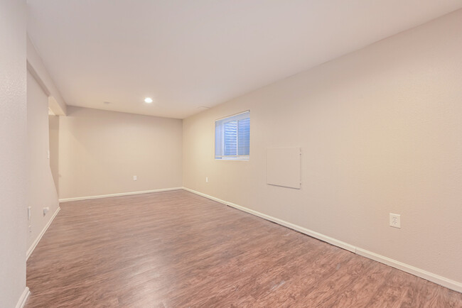Building Photo - Charming 4-Bedroom Home