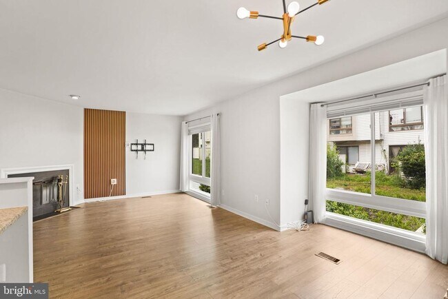 Building Photo - 18616 Pier Point Pl