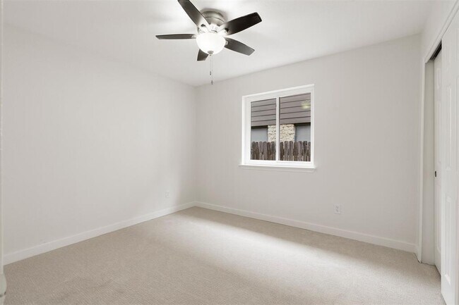 Building Photo - 8104 Doe Meadow Dr