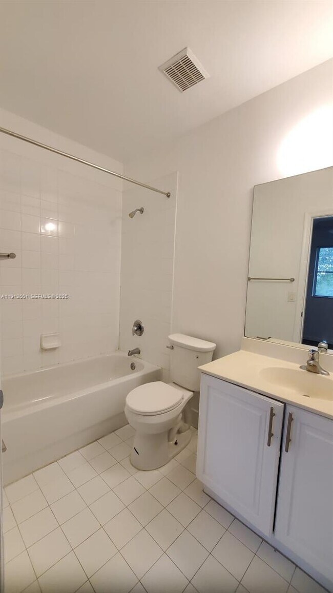 Building Photo - 8222 SW 27th St