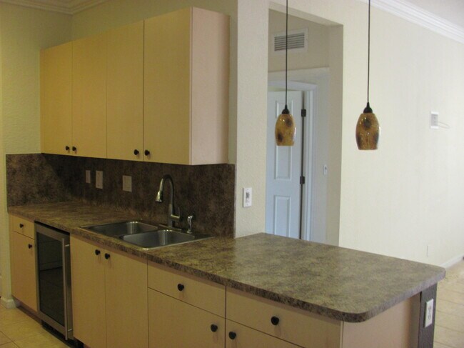 Building Photo - 3569 Forest Hill Blvd