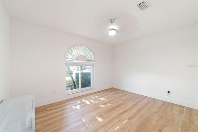 Building Photo - 24407 Rolling View Ct