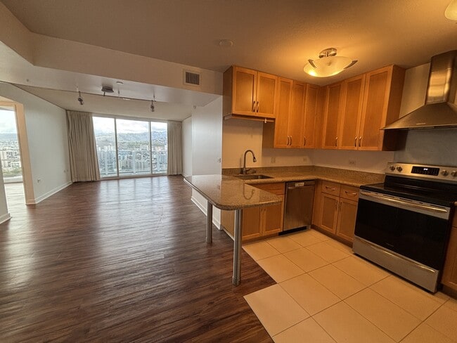 Building Photo - 1296 Kapiolani Blvd
