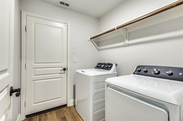 Building Photo - 3317 Creekhaven Dr