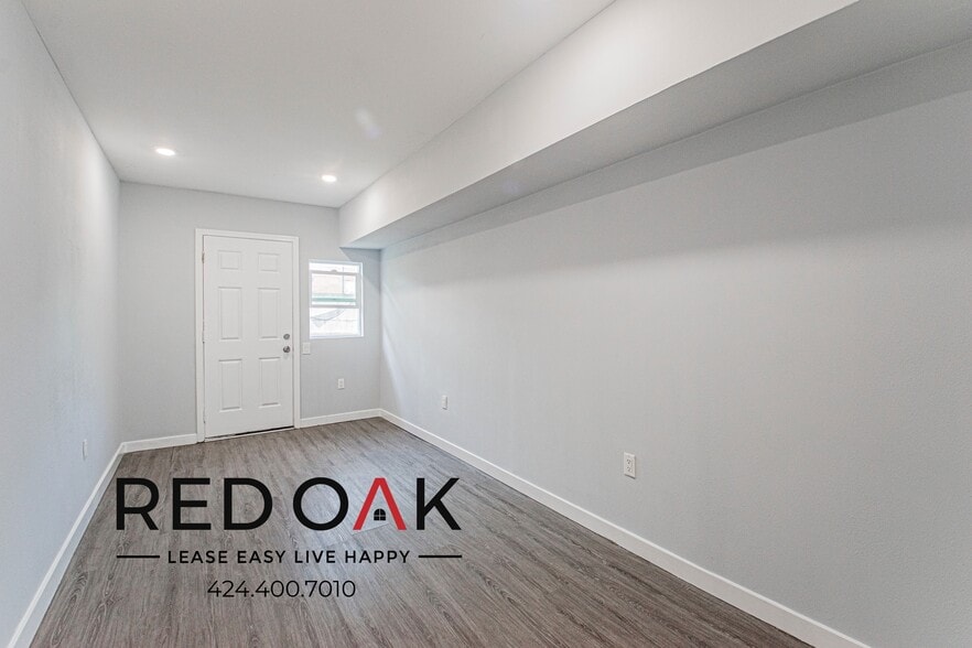 Building Photo - 3525 W 63rd St