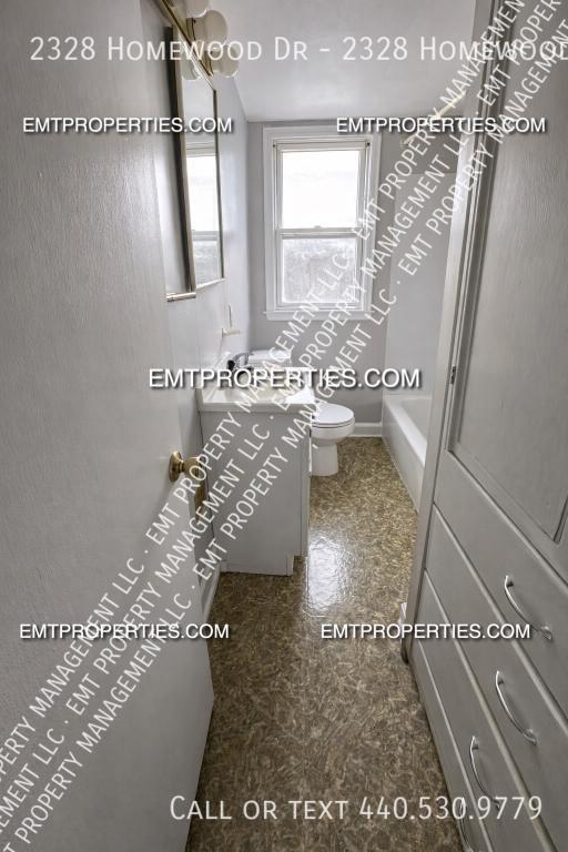 Building Photo - 2328 Homewood Dr