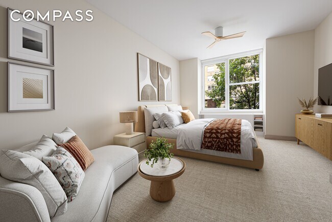 Building Photo - 404 E 76th St