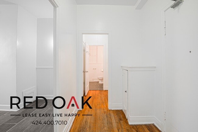 Building Photo - 2505 W 6th St