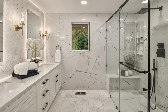 Building Photo - 4Bd/2.5Ba Bellevue House