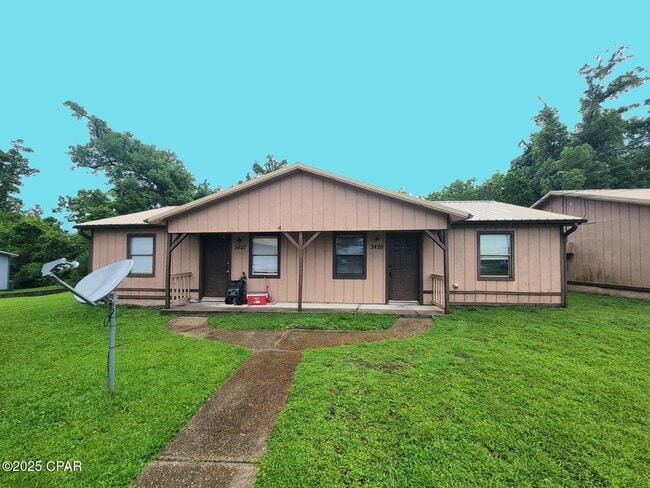 Primary Photo - 3429 Orchard Wood Rd