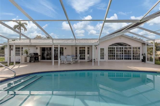 Building Photo - 396 Bayshore Dr