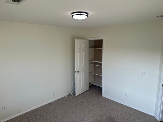 Building Photo - Available Now! Beautiful 4-Bedroom, 2-Bathroom Springdale Home w/ Fenced-In Yard and Covered Patio