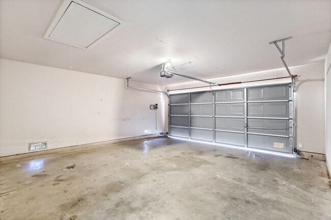 Building Photo - 908 Rimrock Trail