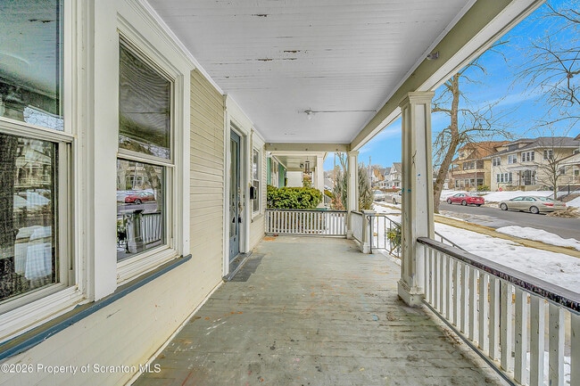 Building Photo - 529 Wheeler Ave