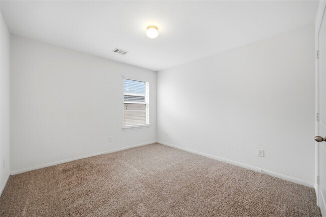 Building Photo - 10322 Urban Oak Trl