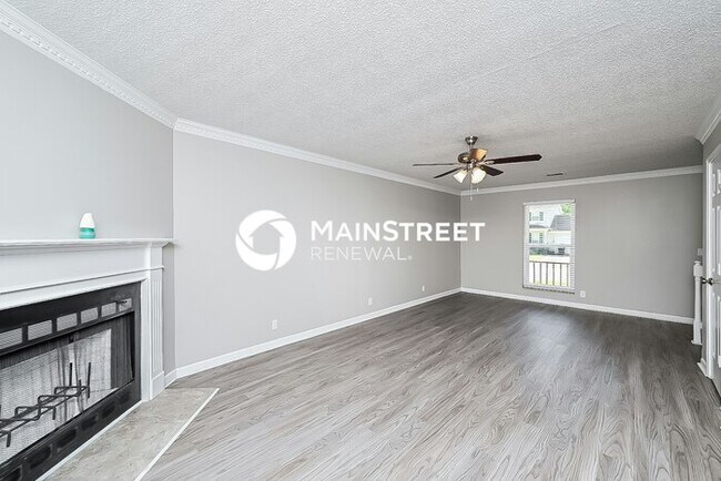 Building Photo - 4 Bedroom Pet-Friendly Home in Nashville, TN with Main Street Renewal