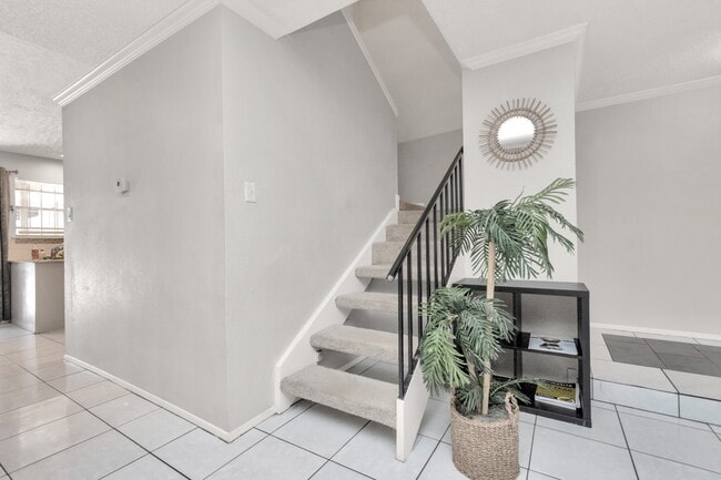 Building Photo - 5837 W Sunforest Dr