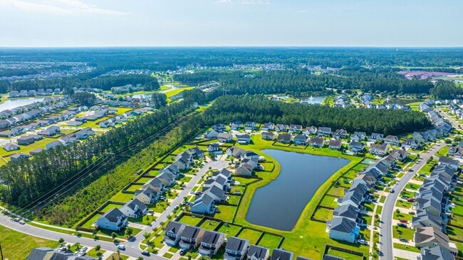 Building Photo - 201 Bigleaf Ct