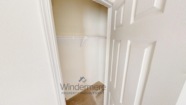 Building Photo - 1158 SE Surita Ct