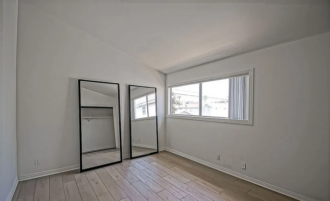 Building Photo - REMODELED, BRIGHT & AIRY, 1550 SQ FT, 3BR2...