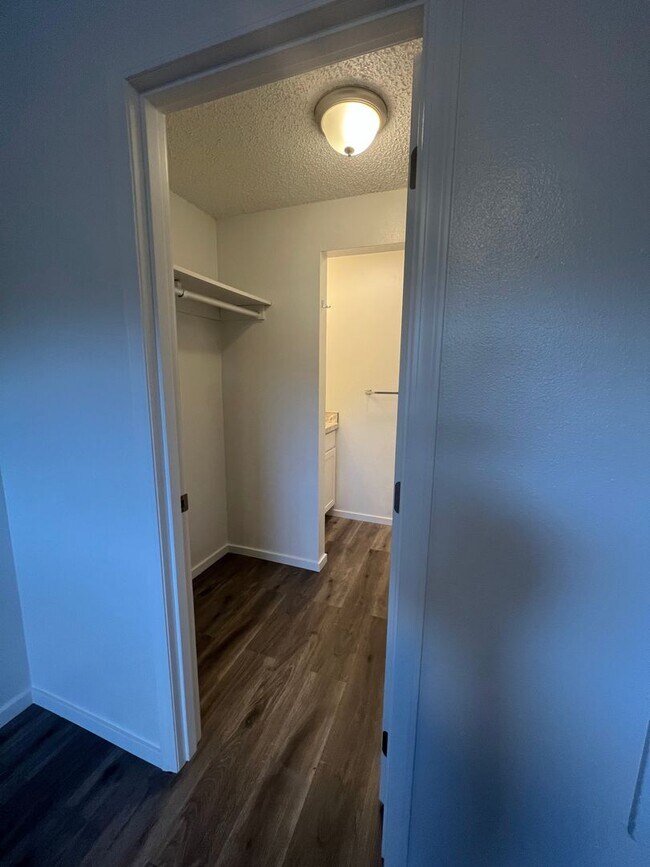 2 Bedroom 1.5 Bathroom Apartment Close t... 2139 N Eldorado Ave