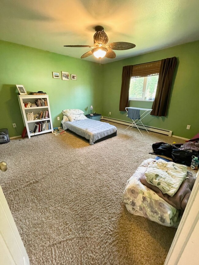 Building Photo - 3bd Home for Rent in Fairbanks! FUEL INCLU...
